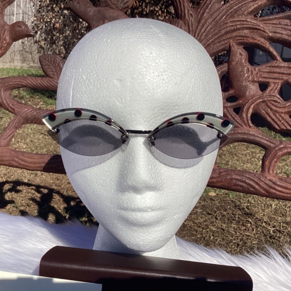 NWT FENDI 58mm Polka Dot Little Cat Eye Sunnies - Picture 3 of 9